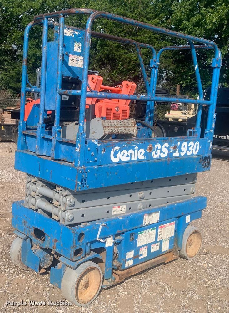 image for item LH9683 Genie GS-1930  scissor lift