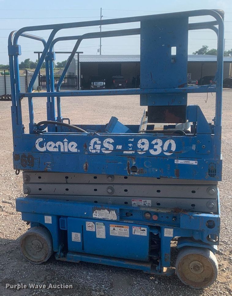 image for item LH9683 Genie GS-1930  scissor lift