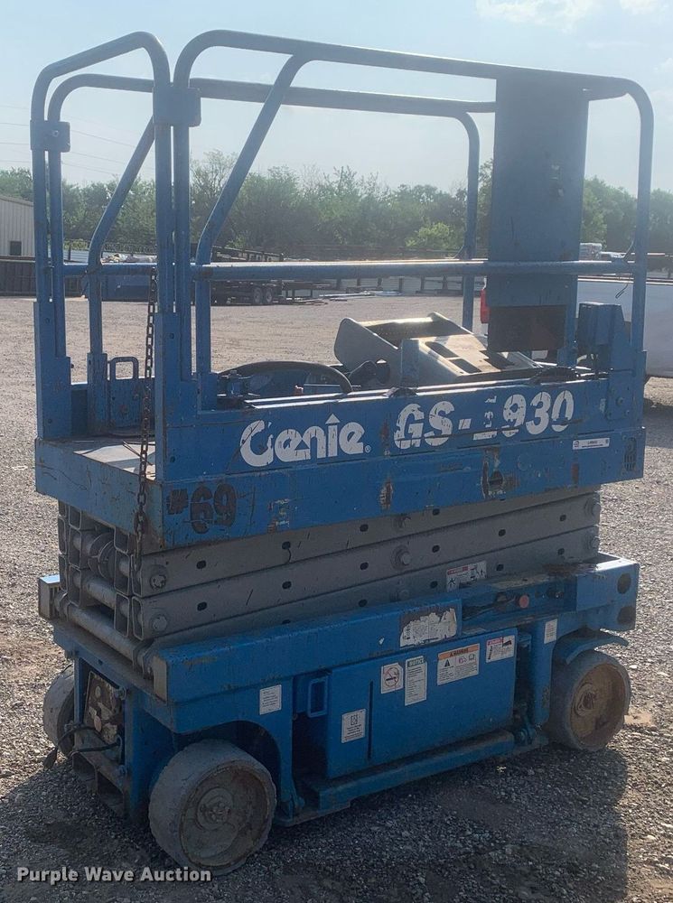 image for item LH9683 Genie GS-1930  scissor lift