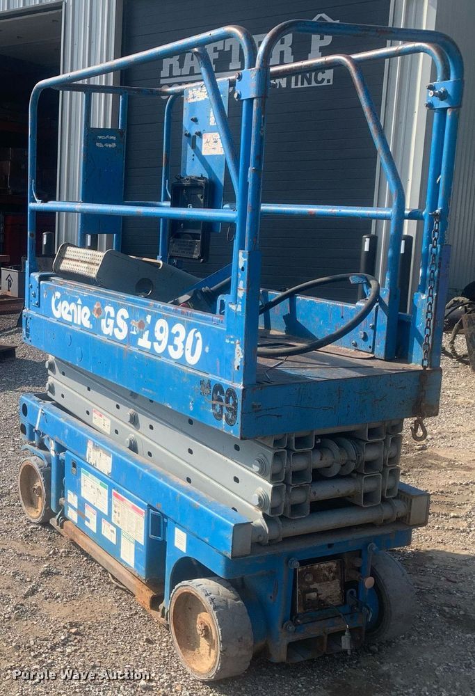 image for item LH9683 Genie GS-1930  scissor lift