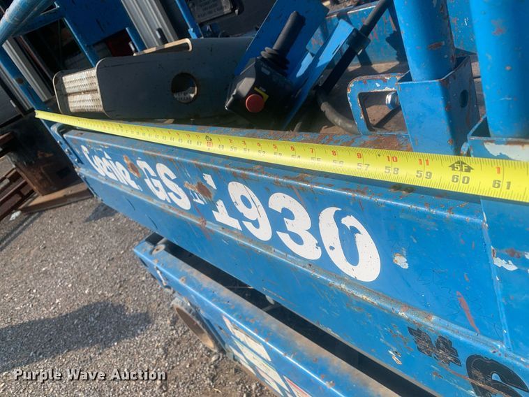 image for item LH9683 Genie GS-1930  scissor lift