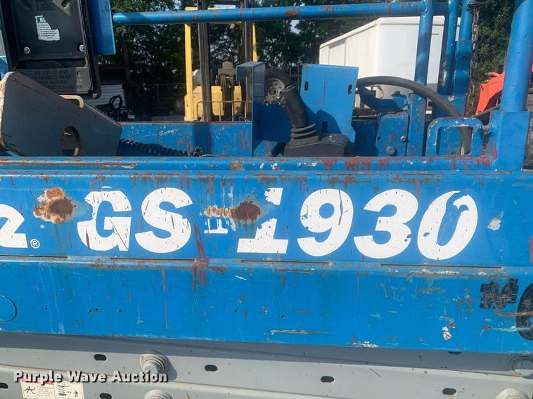 image for item LH9683 Genie GS-1930  scissor lift