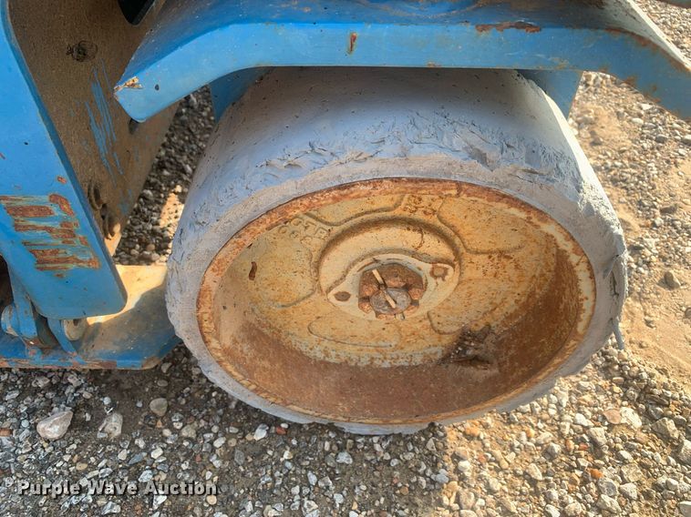 image for item LH9683 Genie GS-1930  scissor lift