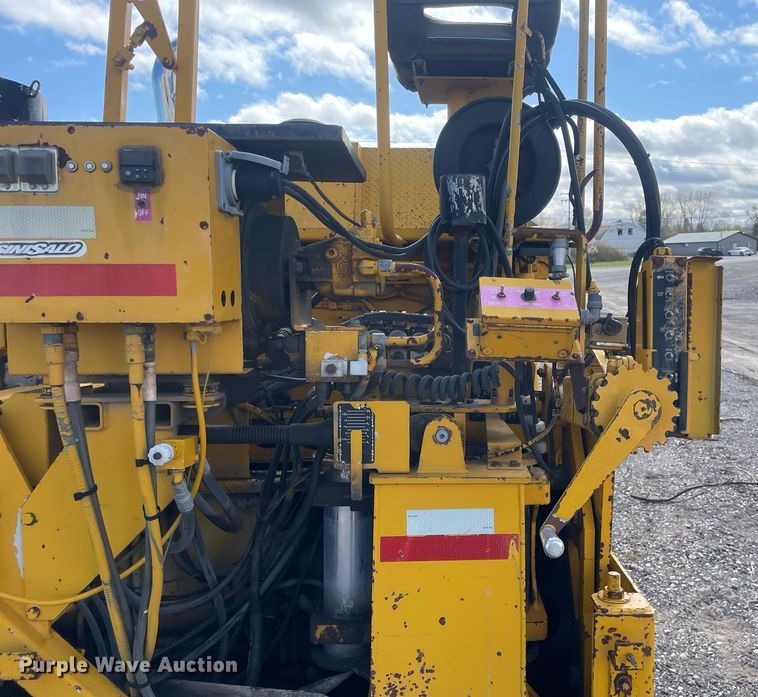 image for item LJ9627 2000 Cedarapids CR451  paver