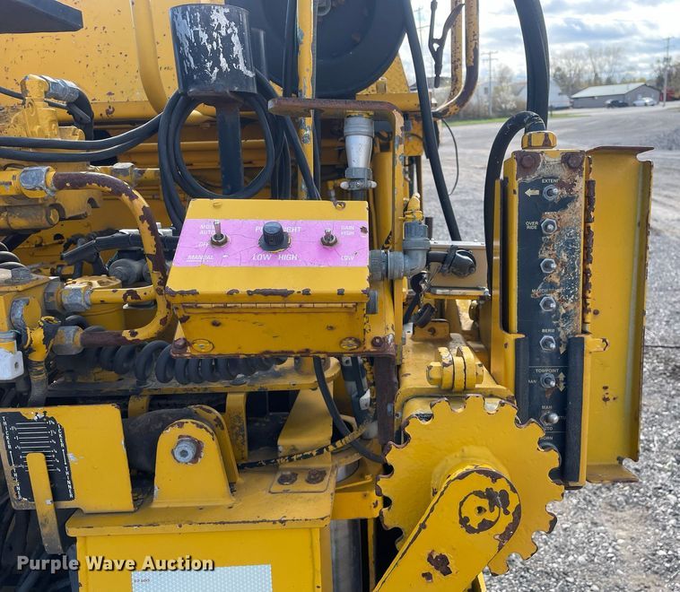 image for item LJ9627 2000 Cedarapids CR451  paver