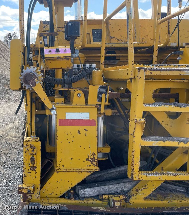 image for item LJ9627 2000 Cedarapids CR451  paver