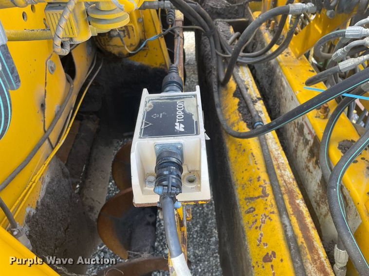 image for item LJ9627 2000 Cedarapids CR451  paver