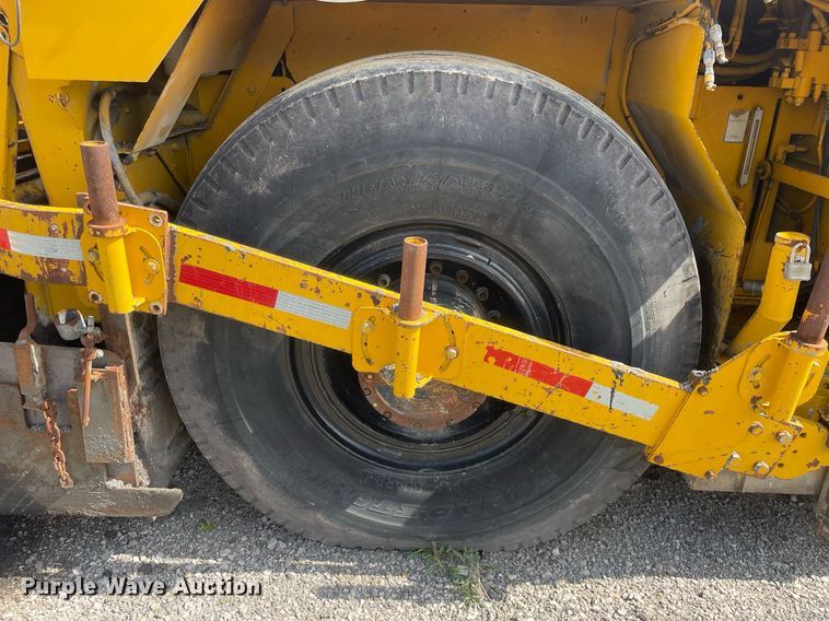 image for item LJ9627 2000 Cedarapids CR451  paver