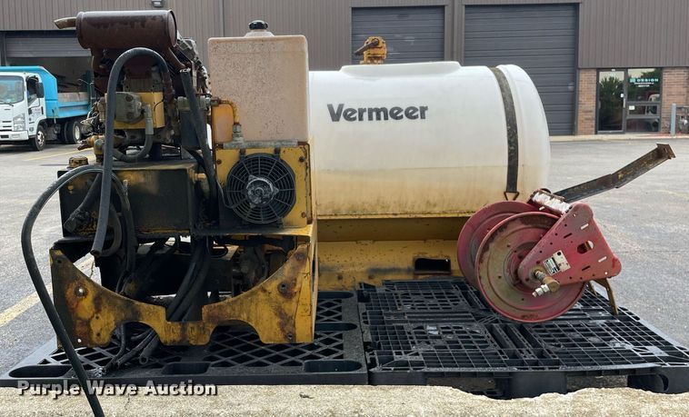 image for item LJ9760 Vermeer  fluid mixing system