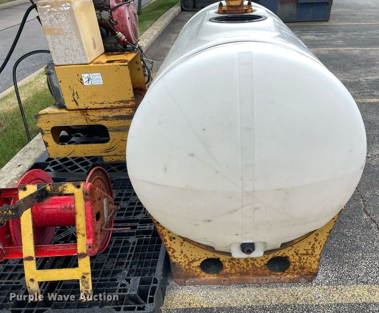 image for item LJ9760 Vermeer  fluid mixing system