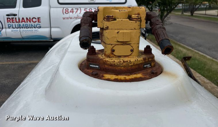 image for item LJ9760 Vermeer  fluid mixing system