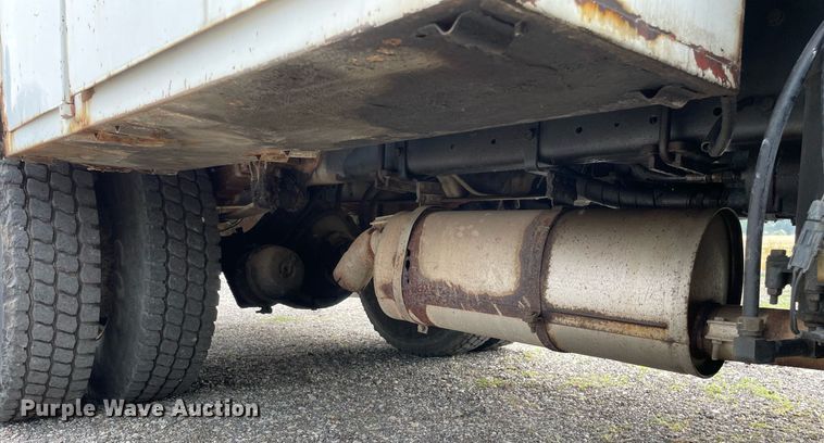 image for item LJ9762 1993 International 4700  bucket truck