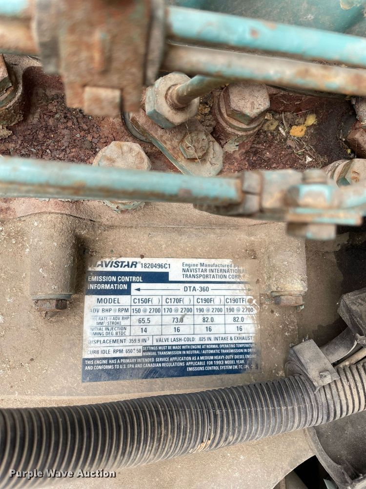 image for item LJ9762 1993 International 4700  bucket truck