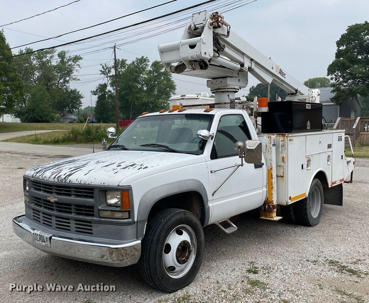 image for item LJ9765 1996 Chevrolet C3500  bucket truck