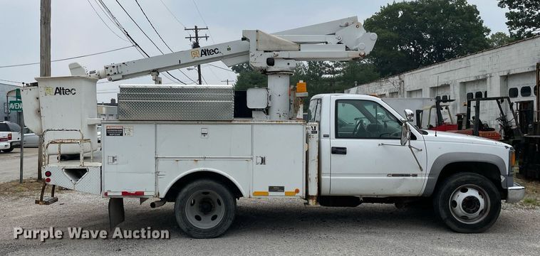 image for item LJ9765 1996 Chevrolet C3500  bucket truck