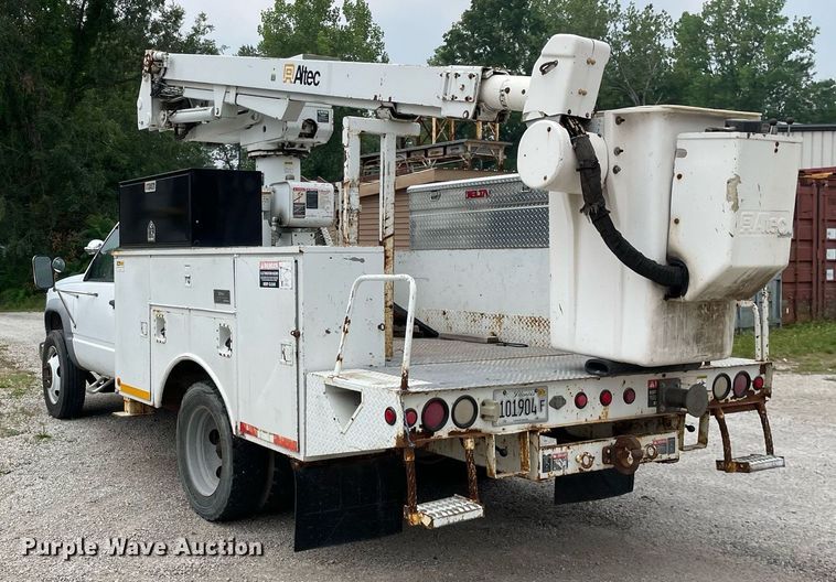 image for item LJ9765 1996 Chevrolet C3500  bucket truck
