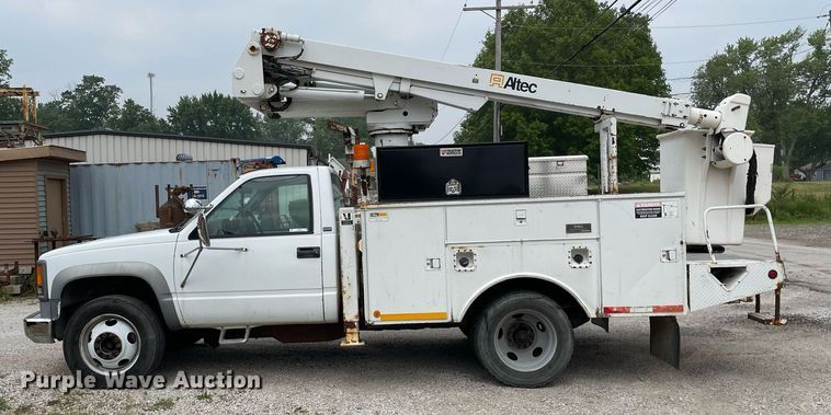 image for item LJ9765 1996 Chevrolet C3500  bucket truck