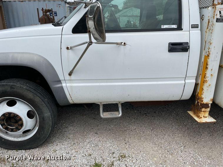 image for item LJ9765 1996 Chevrolet C3500  bucket truck