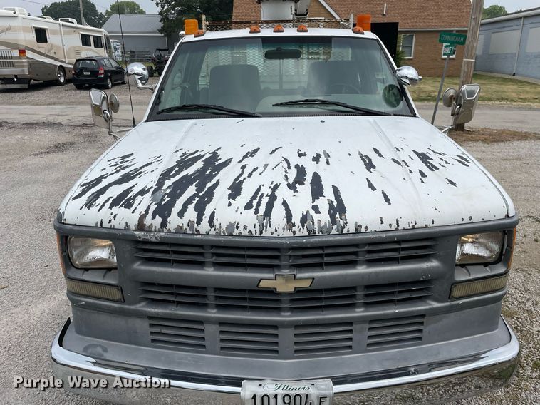 image for item LJ9765 1996 Chevrolet C3500  bucket truck