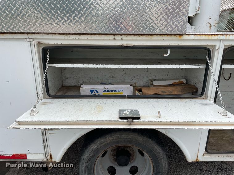 image for item LJ9765 1996 Chevrolet C3500  bucket truck