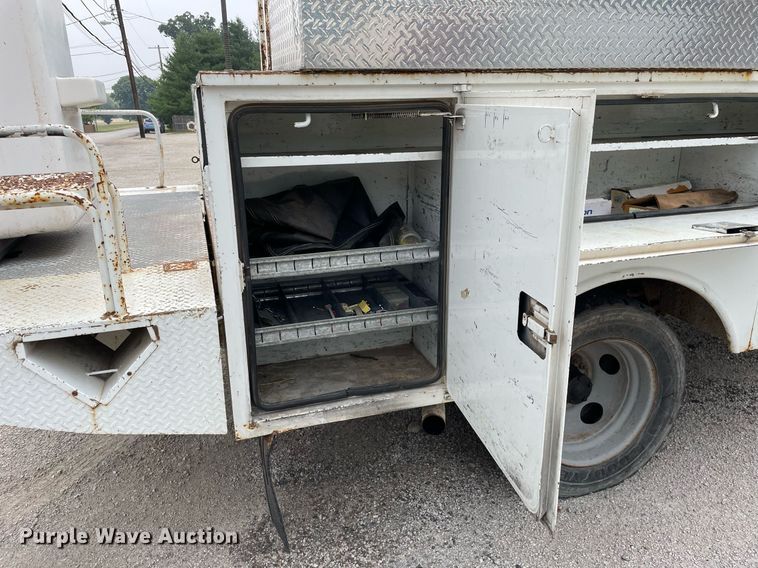 image for item LJ9765 1996 Chevrolet C3500  bucket truck