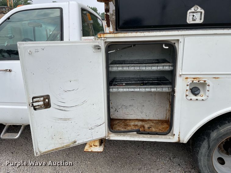 image for item LJ9765 1996 Chevrolet C3500  bucket truck