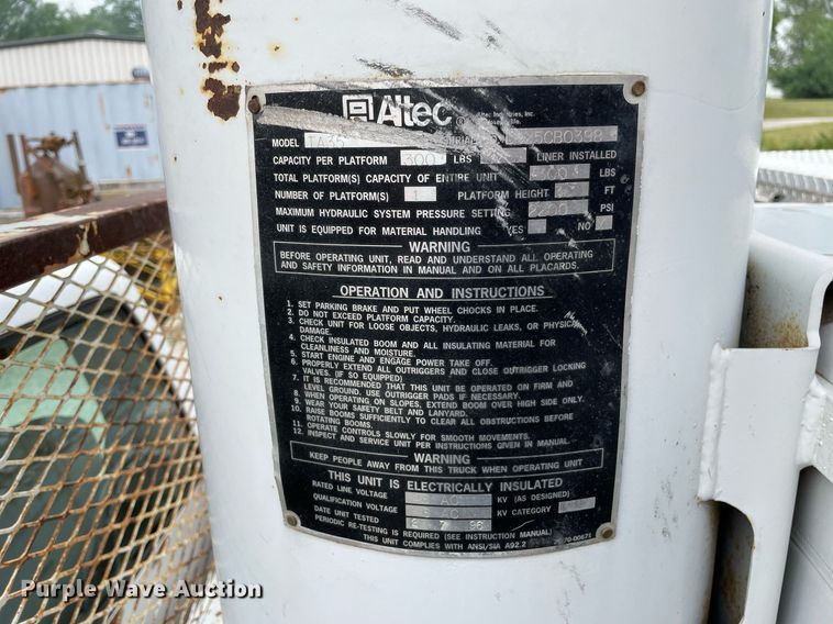 image for item LJ9765 1996 Chevrolet C3500  bucket truck