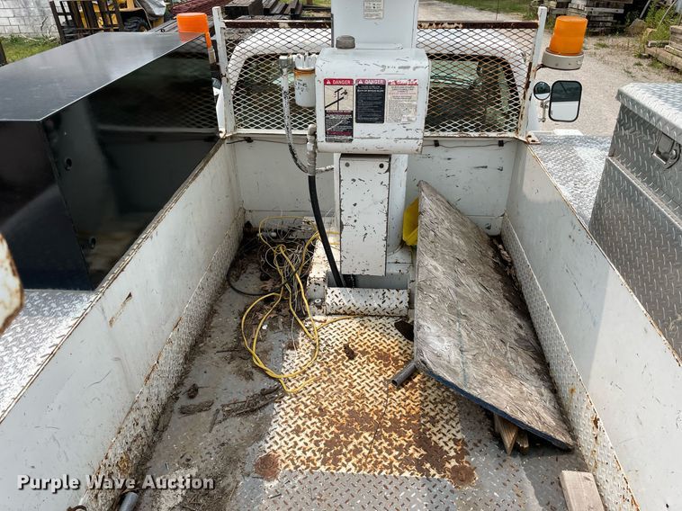 image for item LJ9765 1996 Chevrolet C3500  bucket truck