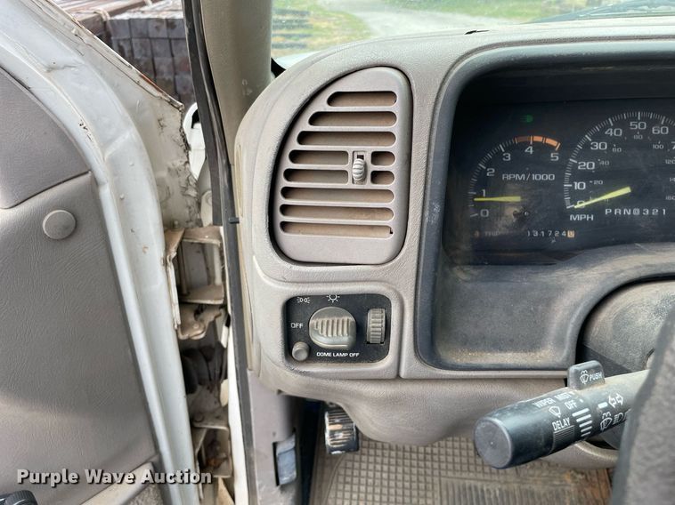 image for item LJ9765 1996 Chevrolet C3500  bucket truck