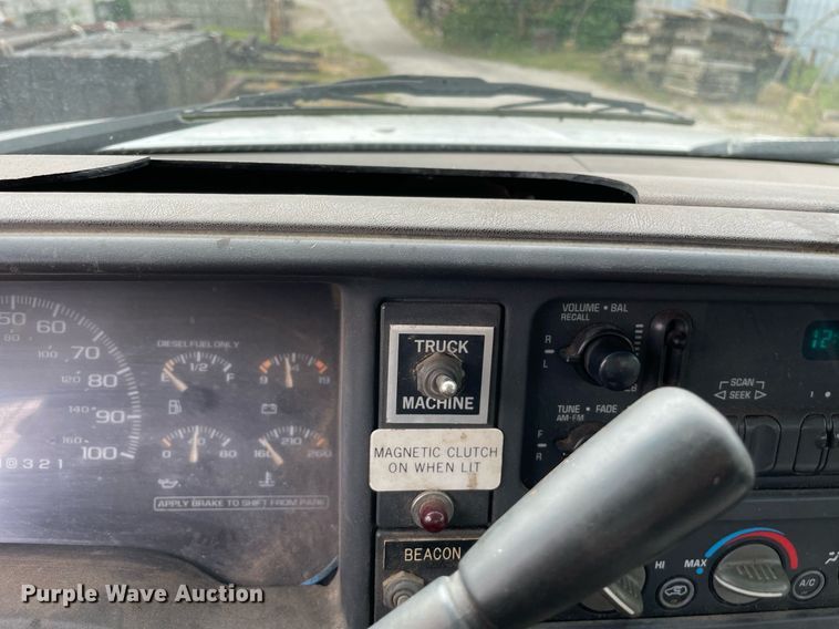 image for item LJ9765 1996 Chevrolet C3500  bucket truck