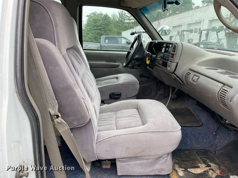 image for item LJ9765 1996 Chevrolet C3500  bucket truck