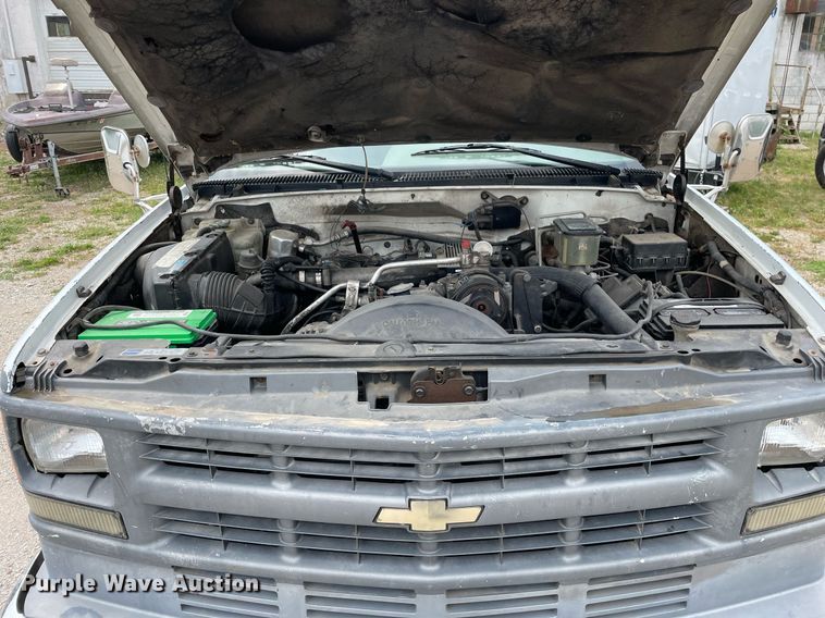 image for item LJ9765 1996 Chevrolet C3500  bucket truck