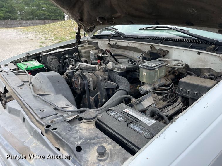 image for item LJ9765 1996 Chevrolet C3500  bucket truck