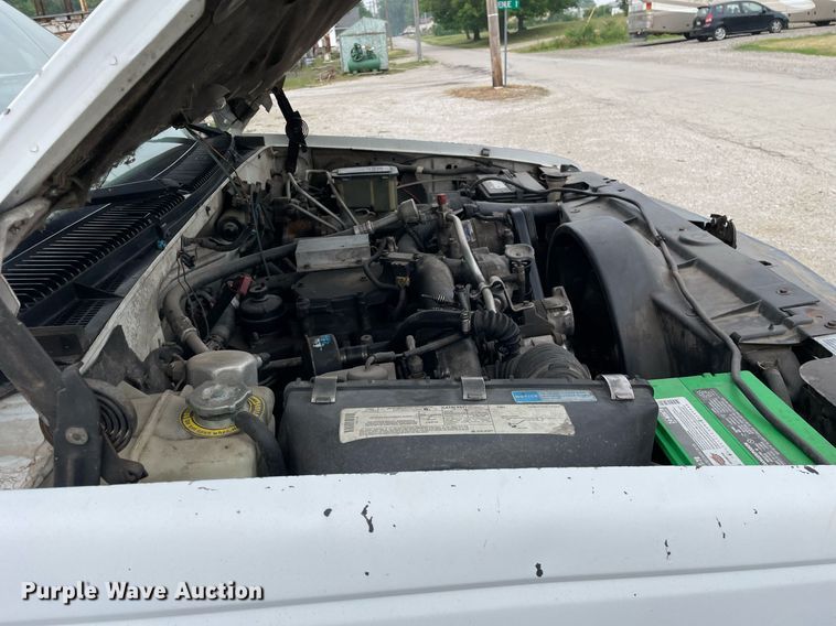 image for item LJ9765 1996 Chevrolet C3500  bucket truck