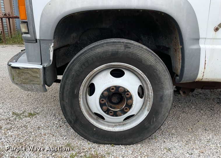 image for item LJ9765 1996 Chevrolet C3500  bucket truck