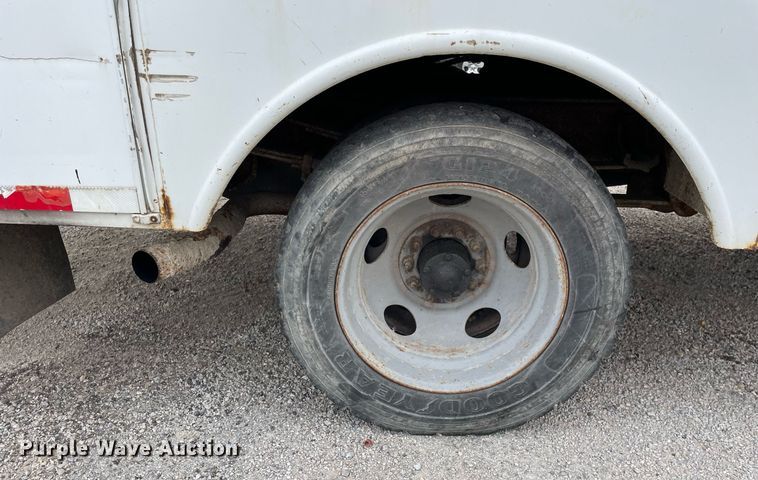 image for item LJ9765 1996 Chevrolet C3500  bucket truck