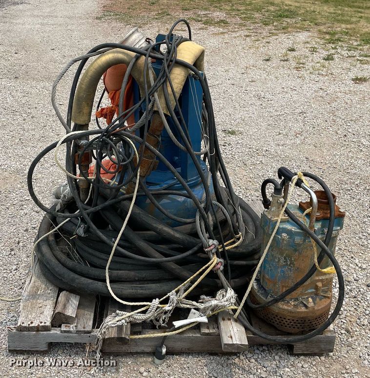 image for item LJ9768 2001 Thompson  hydraulic pump