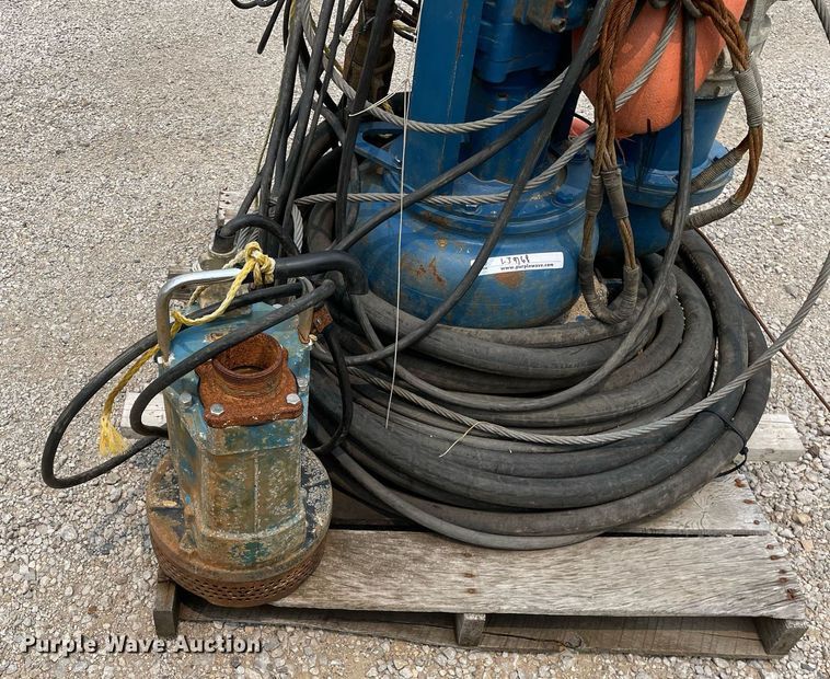 image for item LJ9768 2001 Thompson  hydraulic pump