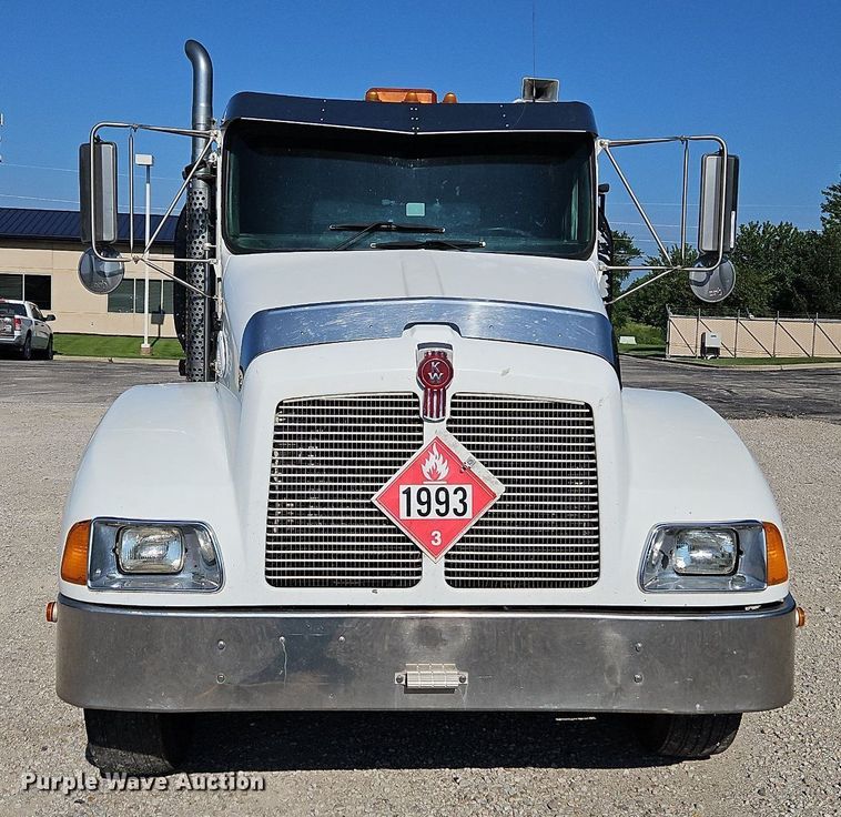 image for item LL9267 2001 Kenworth T300  fuel truck