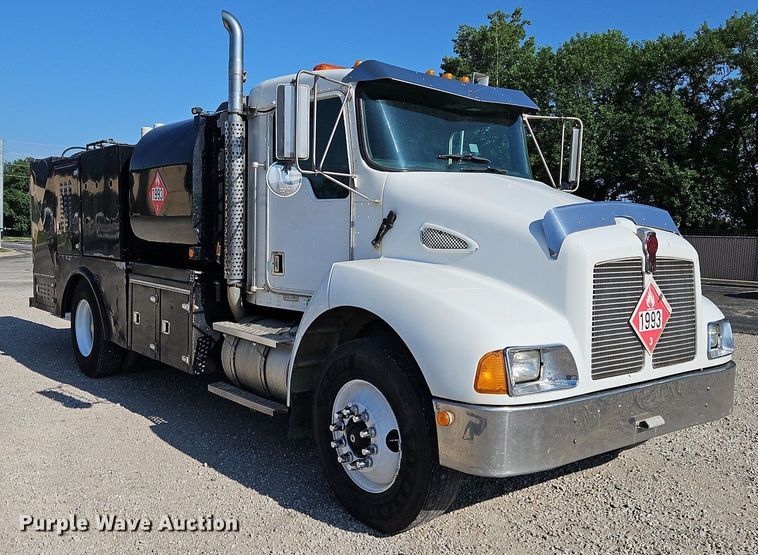 image for item LL9267 2001 Kenworth T300  fuel truck