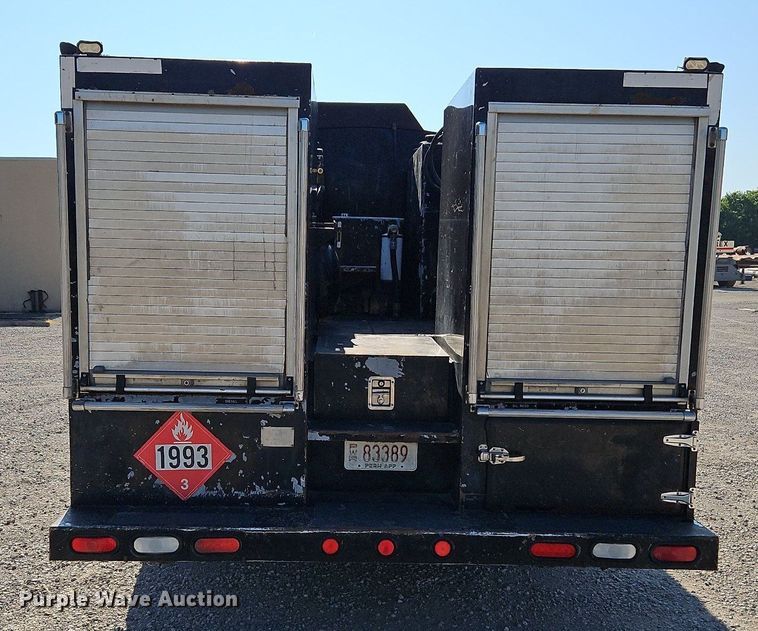 image for item LL9267 2001 Kenworth T300  fuel truck