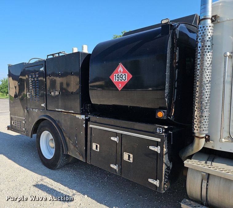 image for item LL9267 2001 Kenworth T300  fuel truck