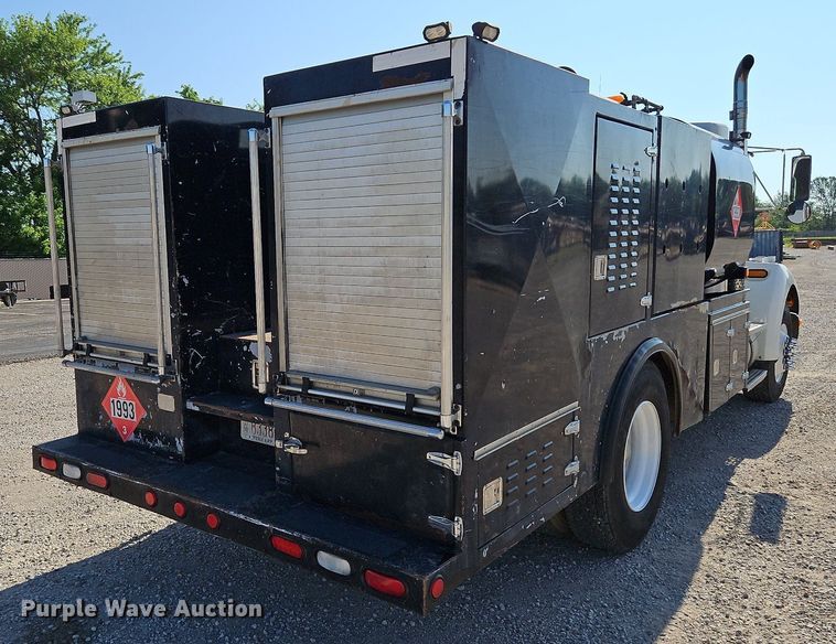 image for item LL9267 2001 Kenworth T300  fuel truck