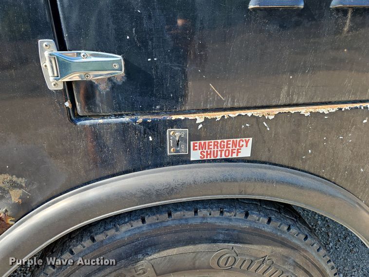 image for item LL9267 2001 Kenworth T300  fuel truck