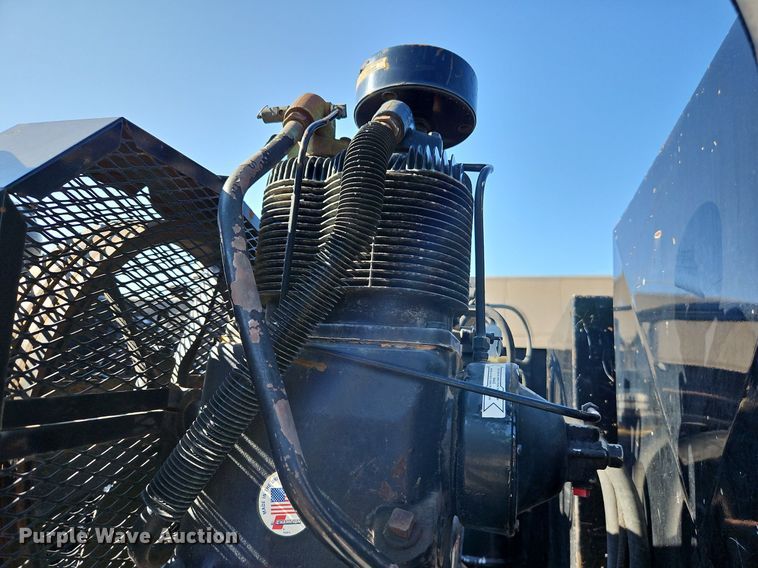 image for item LL9267 2001 Kenworth T300  fuel truck