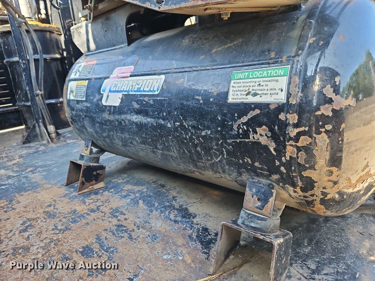 image for item LL9267 2001 Kenworth T300  fuel truck