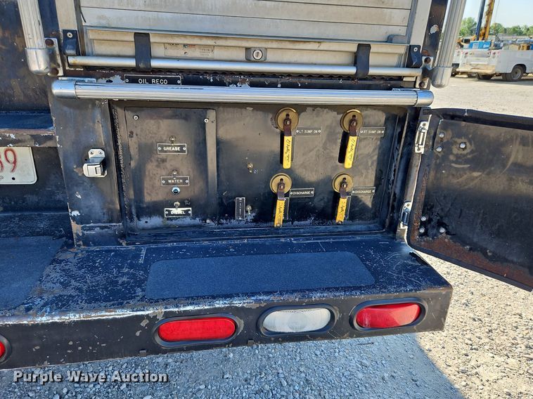 image for item LL9267 2001 Kenworth T300  fuel truck
