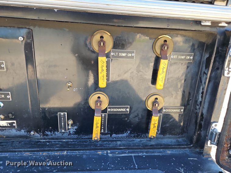 image for item LL9267 2001 Kenworth T300  fuel truck