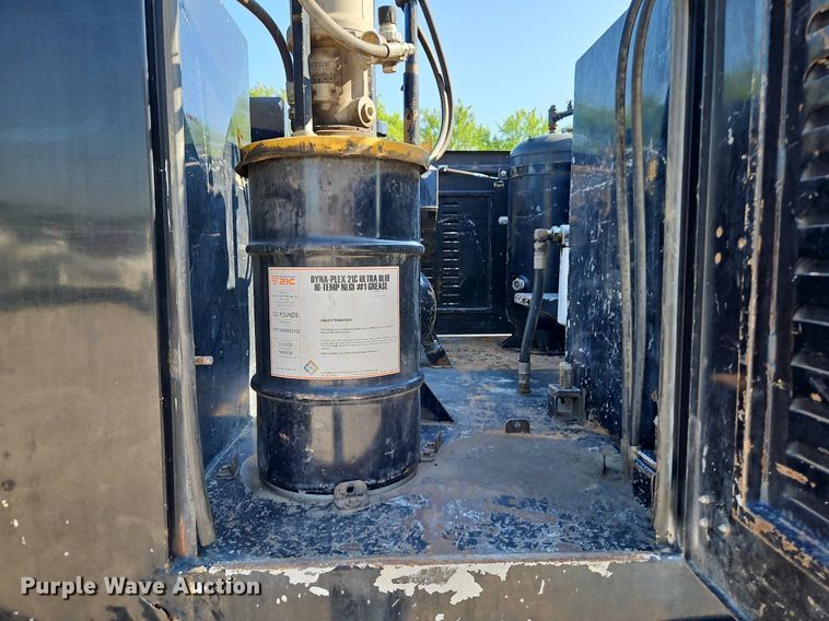 image for item LL9267 2001 Kenworth T300  fuel truck