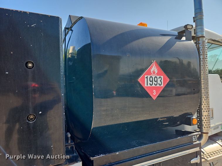 image for item LL9267 2001 Kenworth T300  fuel truck